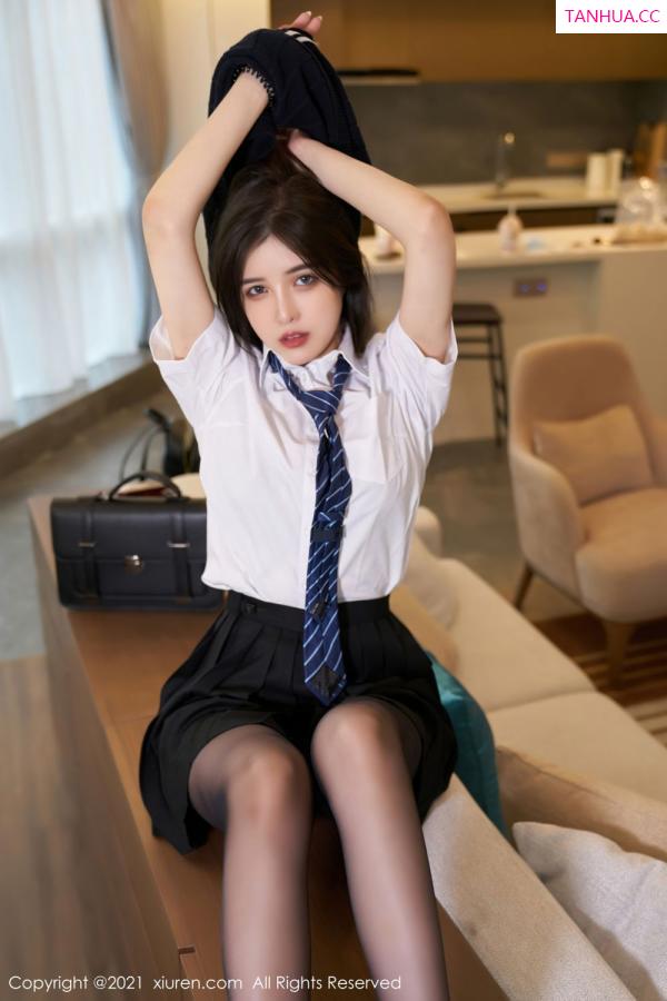 韩静安  丰满姐姐韩静安 清纯风格学院制服第29张图片